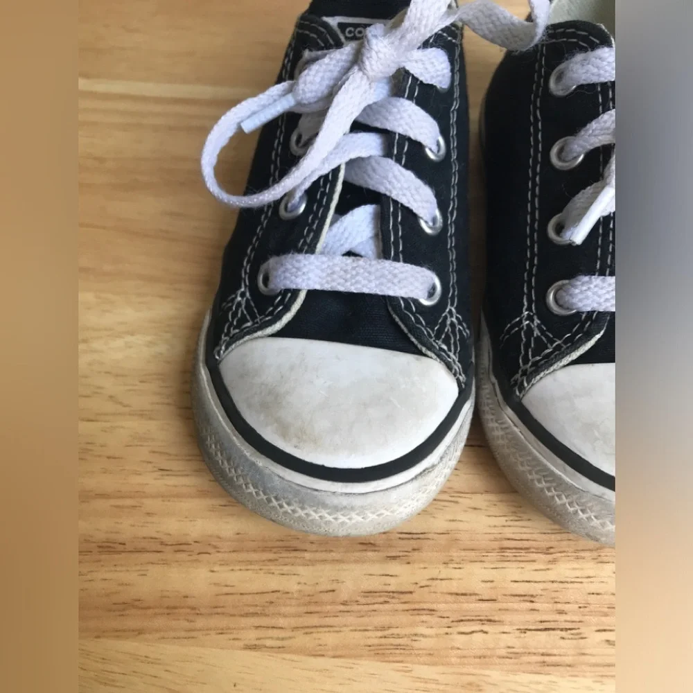 Converse Chuck Taylor Ox Low Sneaker Black Size: US Toddler 8 EUR 24 CM 15